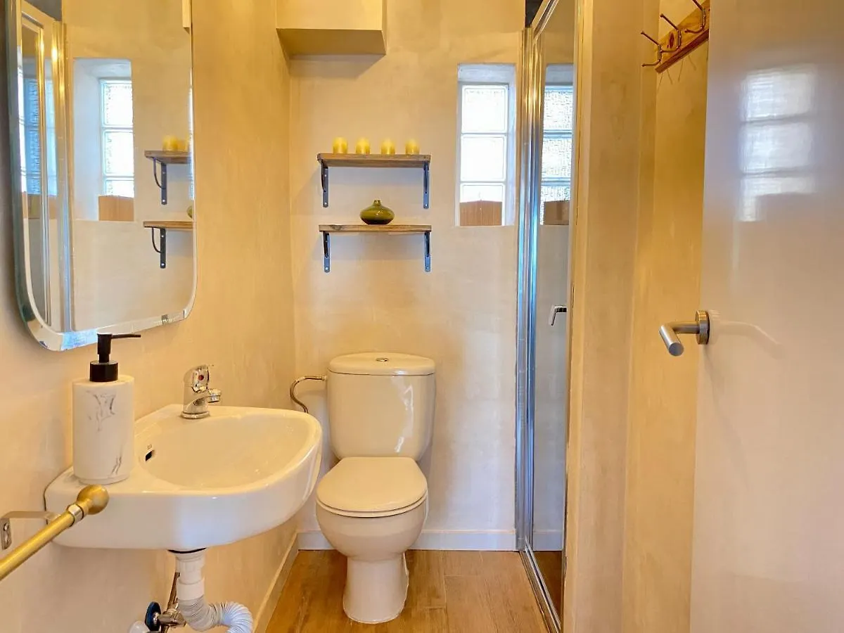 Apartament Junto Al Casco Antiguo Con Terraza Sewilla 0*,